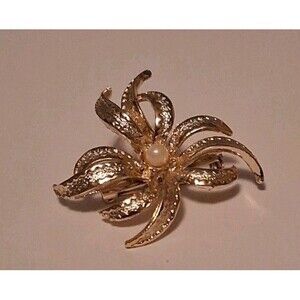 Vintage Rhinestone Faux Pearl Star Flower 2 Tone Brooch Pin